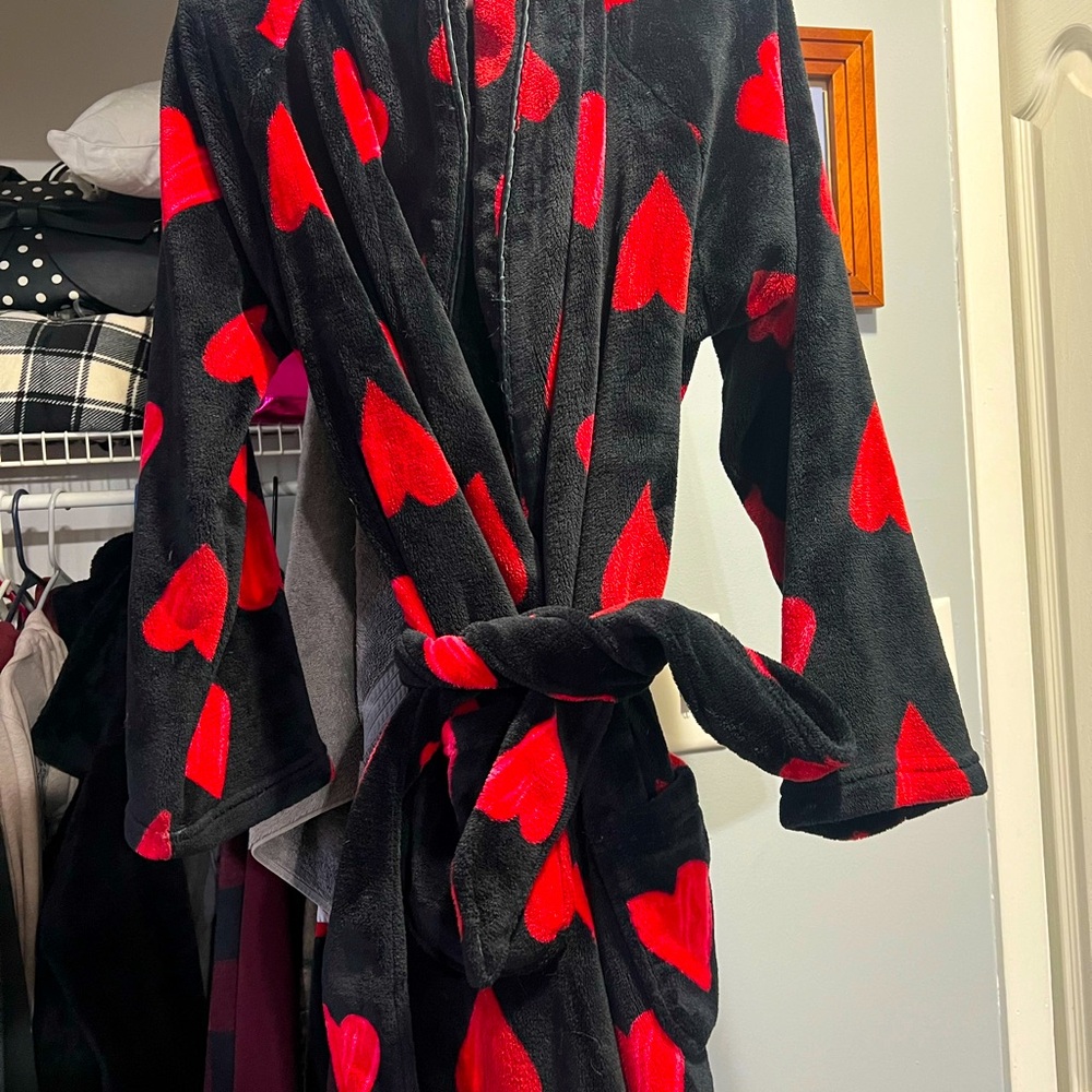XS/S Victoria secret heart robe